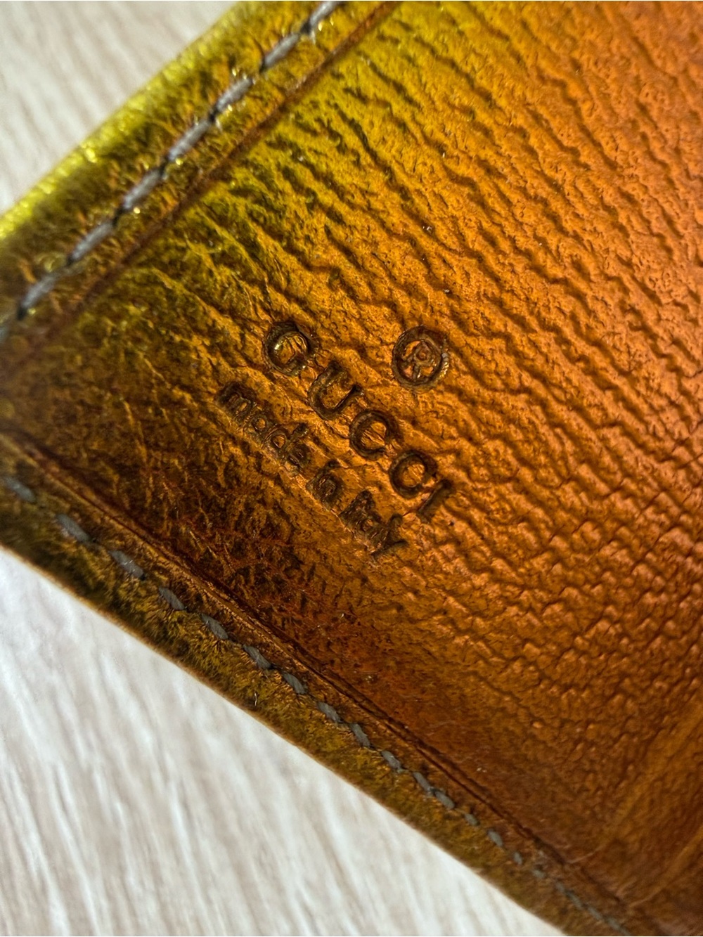 Limited Edition Gucci Beige Monogram Canvas Wallet with a Gold Metallic Leather - Picture 6 of 12